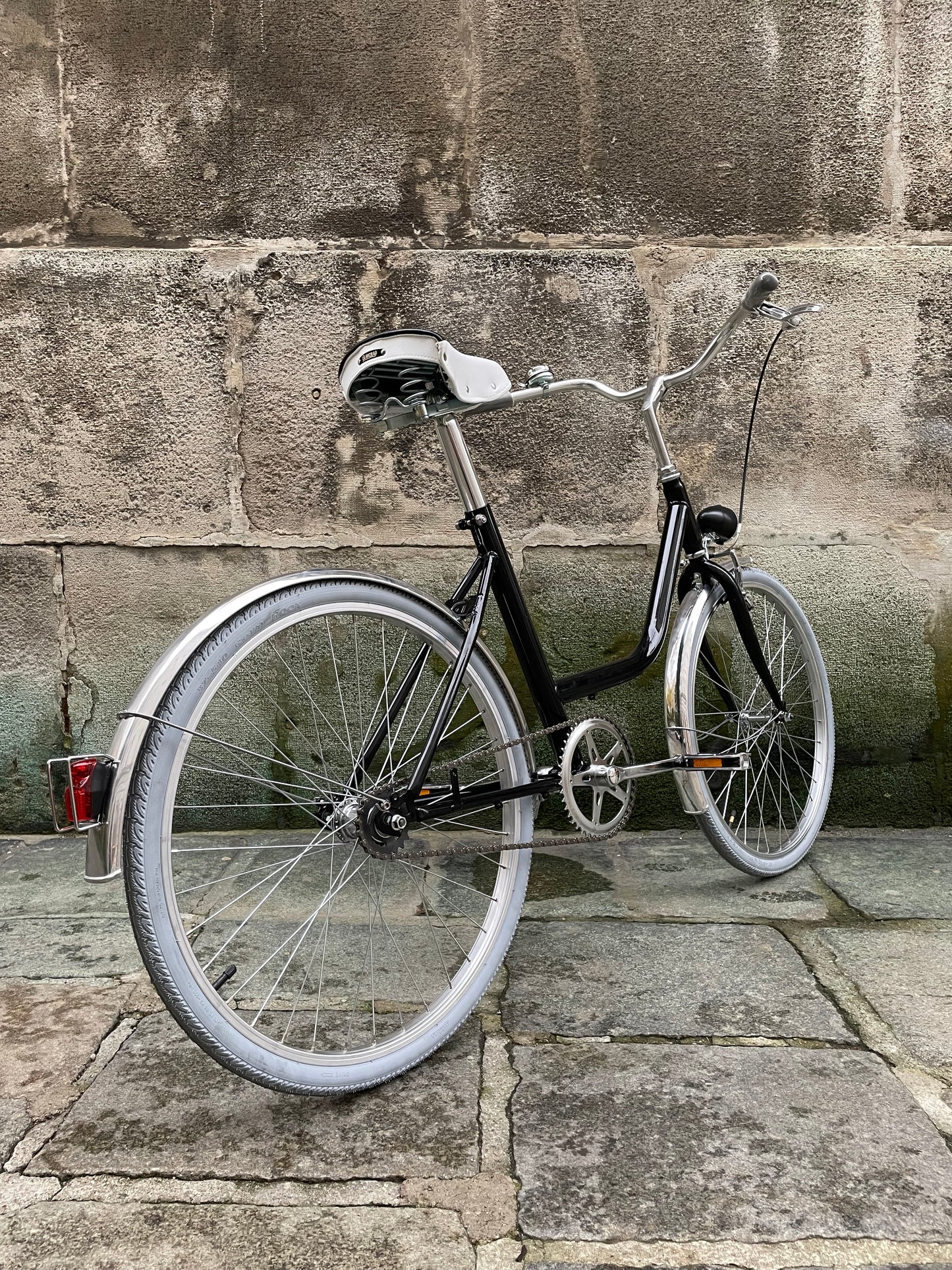 Glanzrad Uno 24 Zoll DELUXE Schwarz - Singlespeed mit Rücktritt