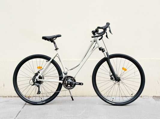 Gravel Damen Federgabel 50cm Rahmenhöhe 2x9 Gang Shimano Sora